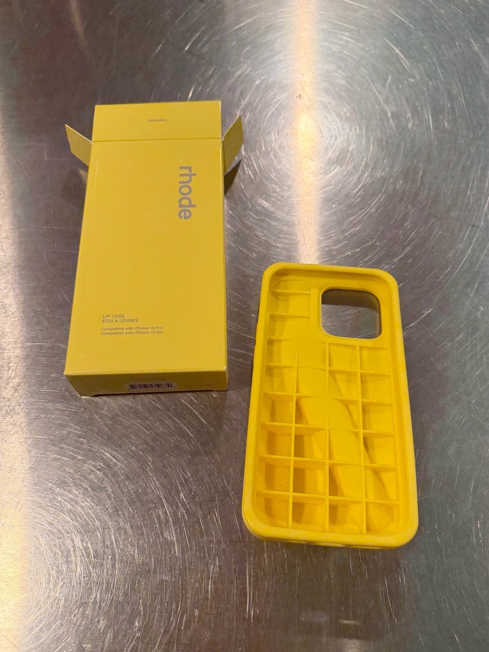 rhode Lip Case in Lemontini - Picture 5 of 8